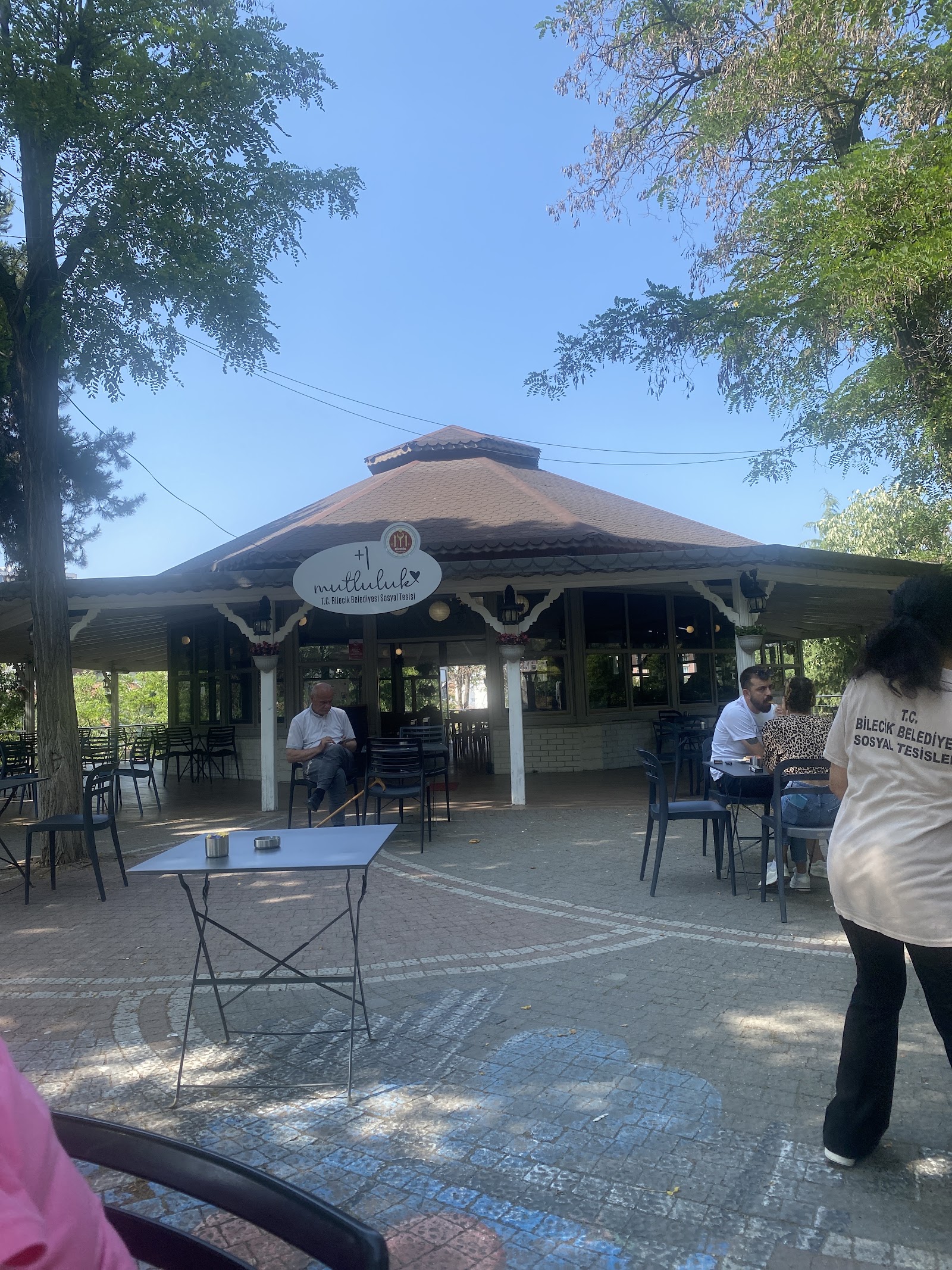 +1 mutluluk kafe mekanı