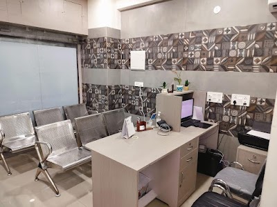 Dr Shubhra Goyal- Best Gynaecologist in Agra, Best Pregnancy care, Gynae Laparoscopic Surgeon, Fertility specialist - Image 2