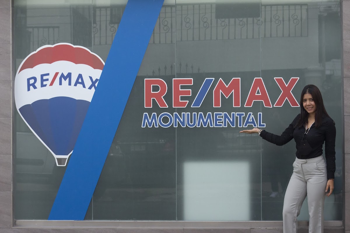 REMAX MONUMENTAL - Imagen 3