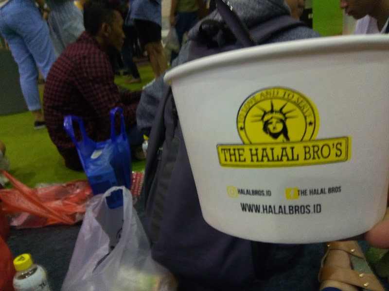The Halal Bro's photo 2