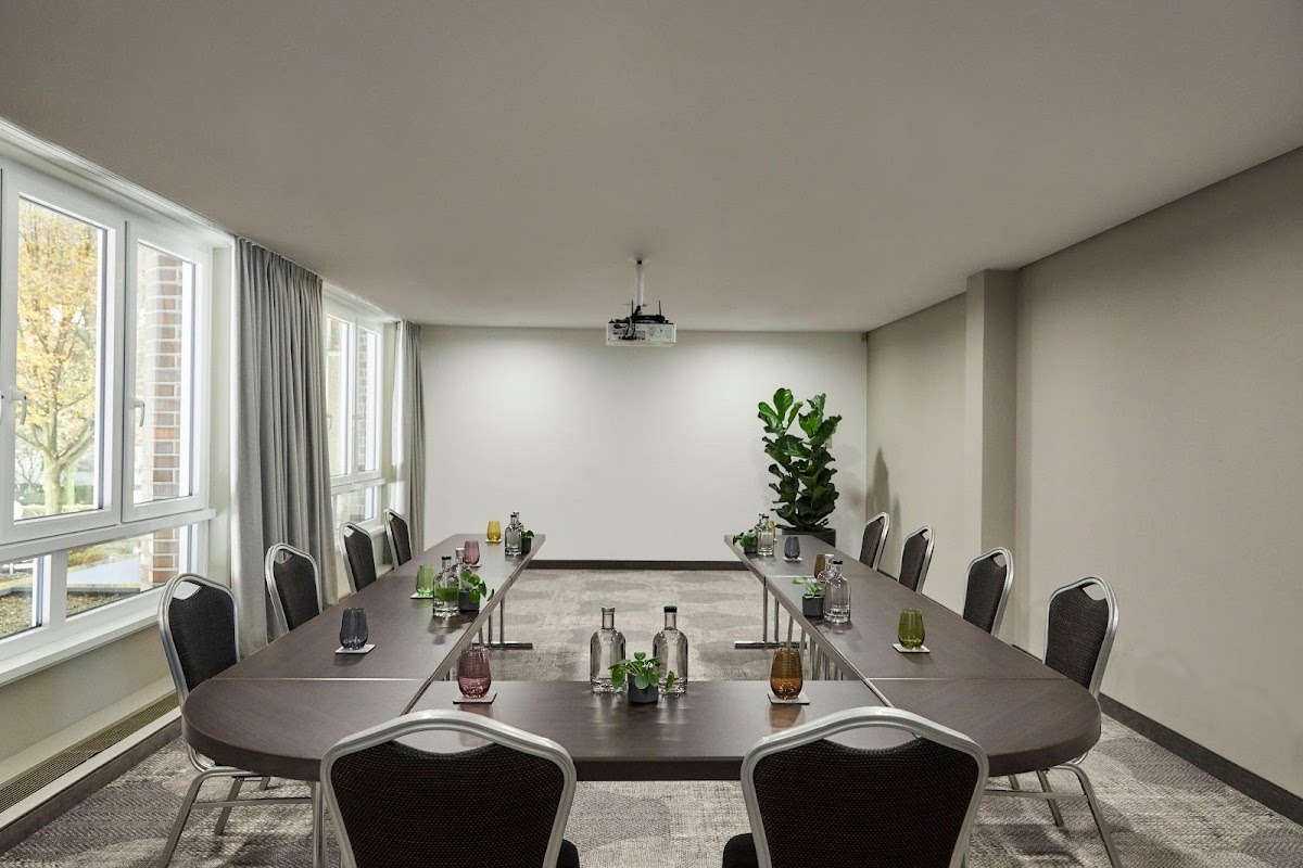 Crowne Plaza Hamburg City Alster, dog-friendly hotel, photo 4