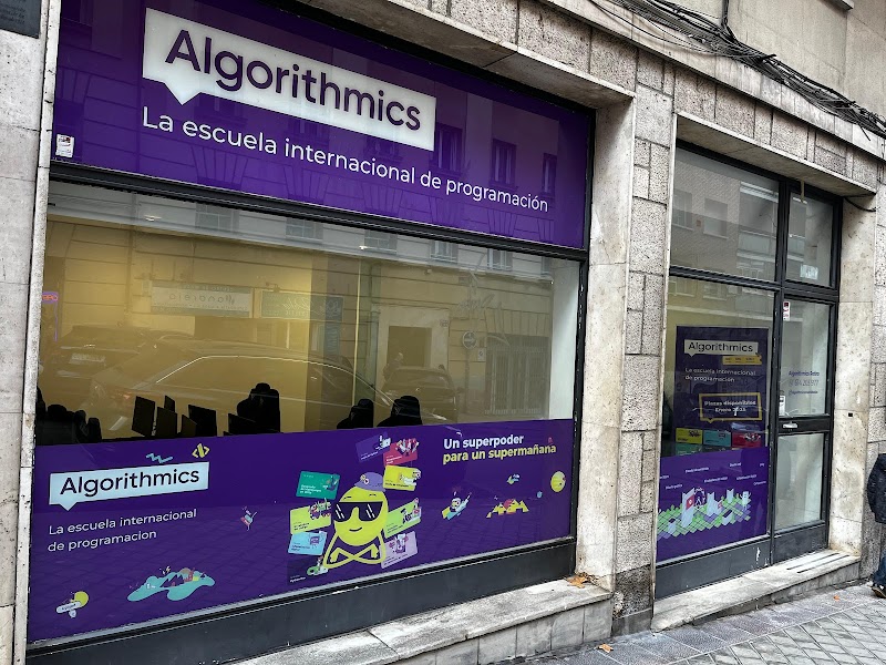 Algorithmics Retiro. Escuela de Programación Para Niños/as y Jóvenes de 6 A 18 Años
