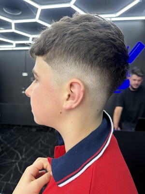 LA Fades Barbershop photo 3