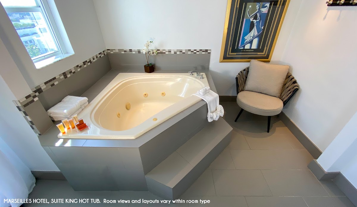 Marseilles Beachfront Hotel: Google Places image 4