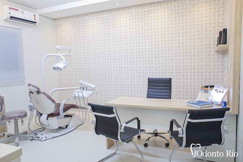 Clínica OdontoRio - Implantes, Aparelhos, Lentes de Contato e Clareamentos - foto 3