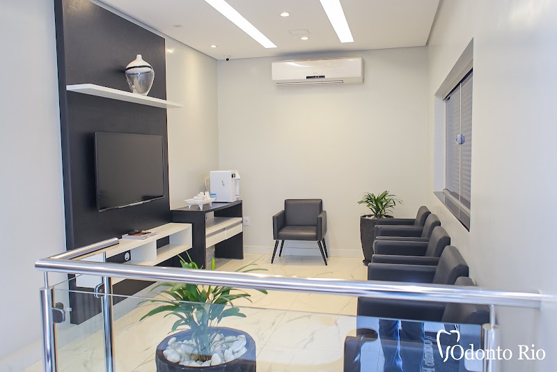 Clínica OdontoRio - Implantes, Aparelhos, Lentes de Contato e Clareamentos - foto 4