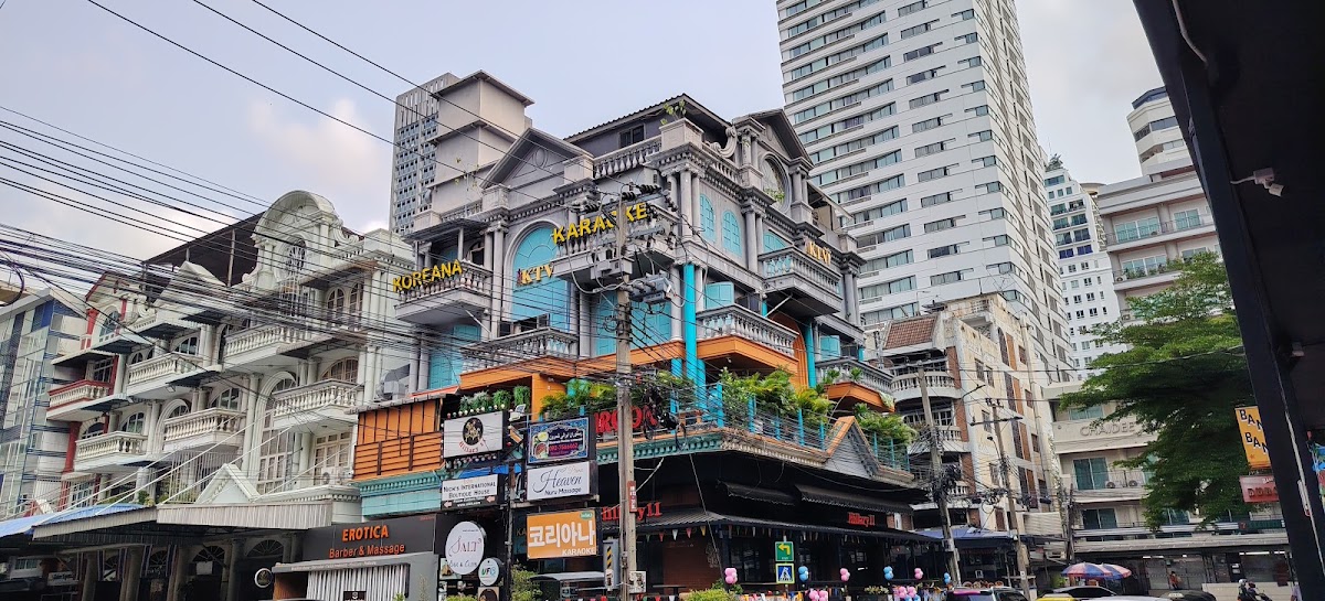 Kiwi Capsule Hotel Bangkok