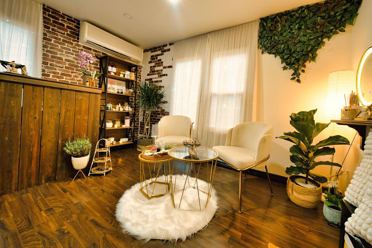 ORCHID HEAD SPA & BEAUTY in 608 Upper Wellington St suite 1 level 2, Hamilton, ON L9A 3P9, Canada