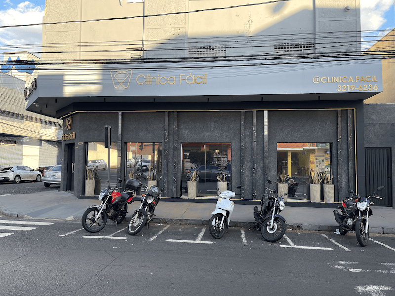 Clínica Fácil - Implante Dentário em Uberlândia - Lipo de Papada HD - Harmonização Facial - Aparelho Invisivel - foto 4