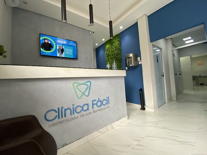 Clínica Fácil - Implante Dentário em Uberlândia - Lipo de Papada HD - Harmonização Facial - Aparelho Invisivel - foto 3
