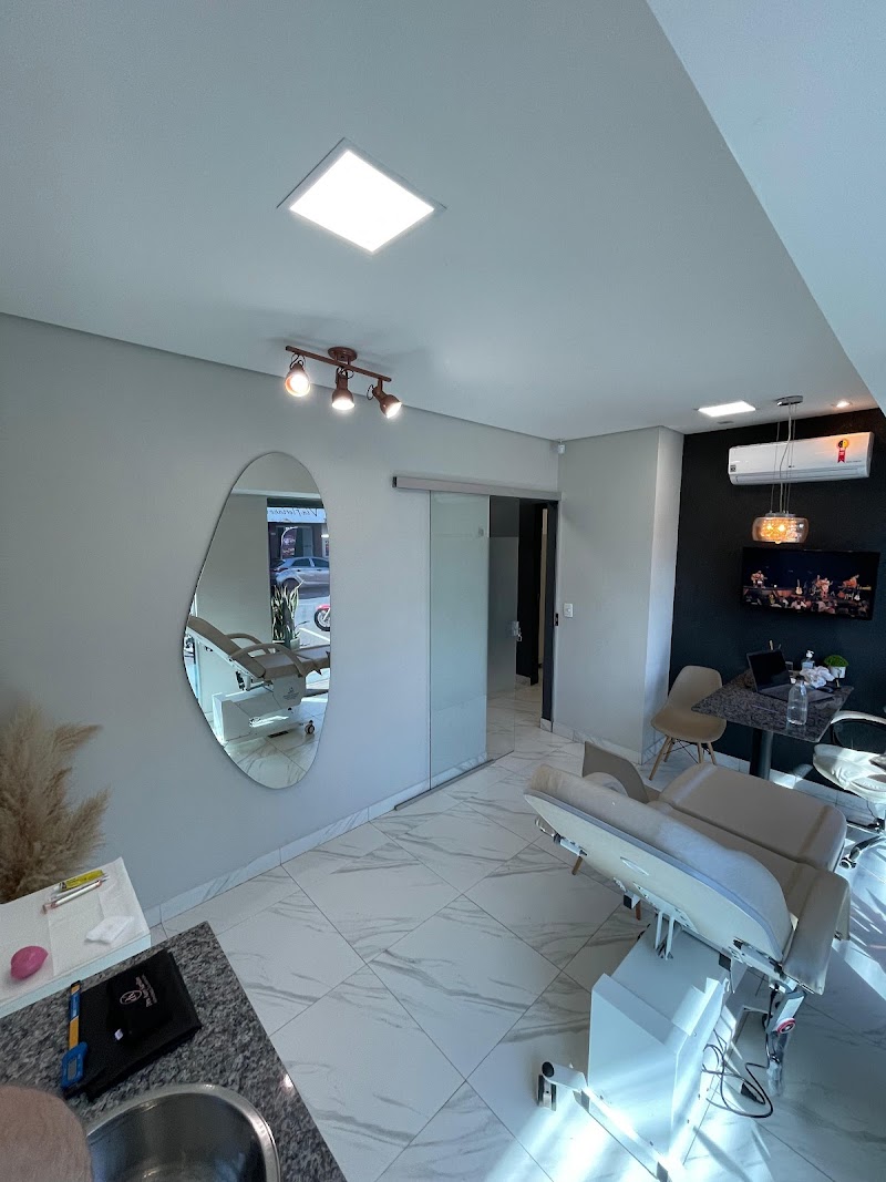 Clínica Fácil - Implante Dentário em Uberlândia - Lipo de Papada HD - Harmonização Facial - Aparelho Invisivel - foto 2