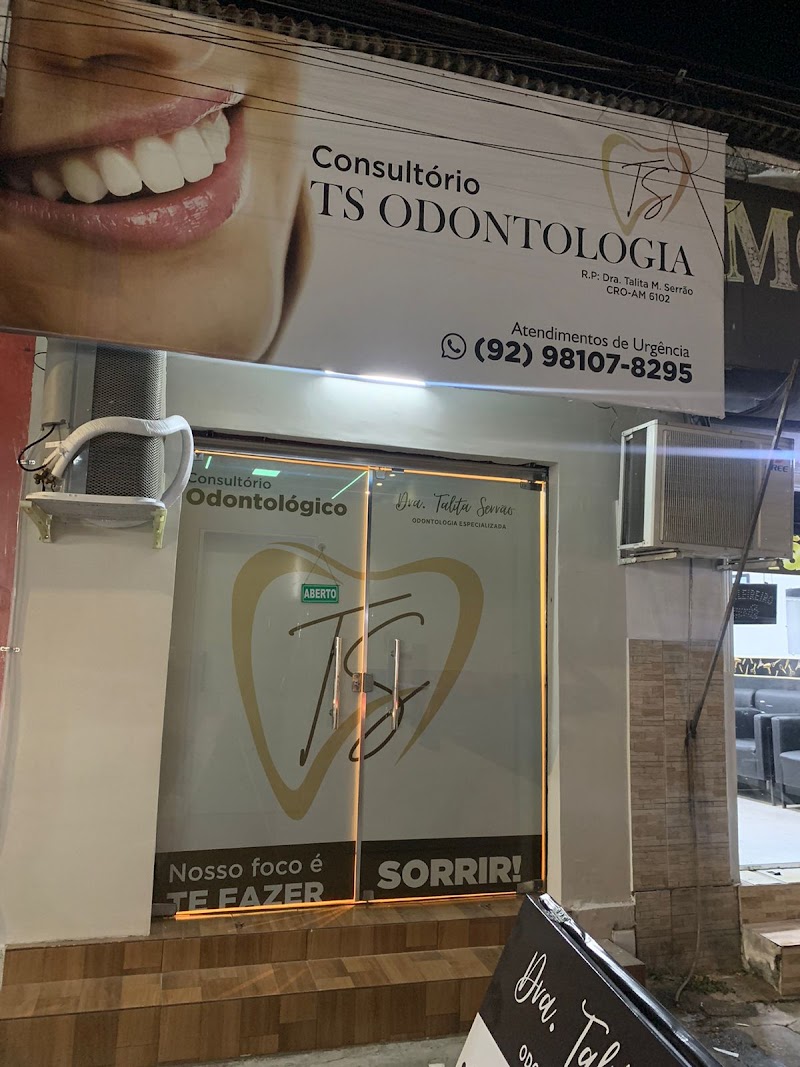 Dentista Talita Serrão