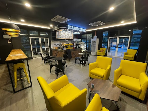 He & She Coffee UiTM Seri Iskandar - Photo 1
