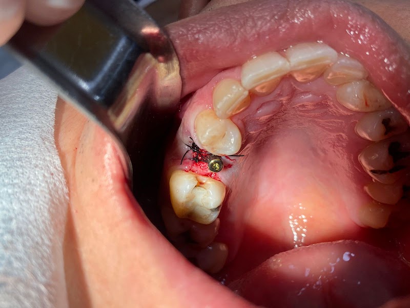 Sorriso & Cia Centro | Implantes, Estética, Ortodontia e Harmonização Facial - foto 5