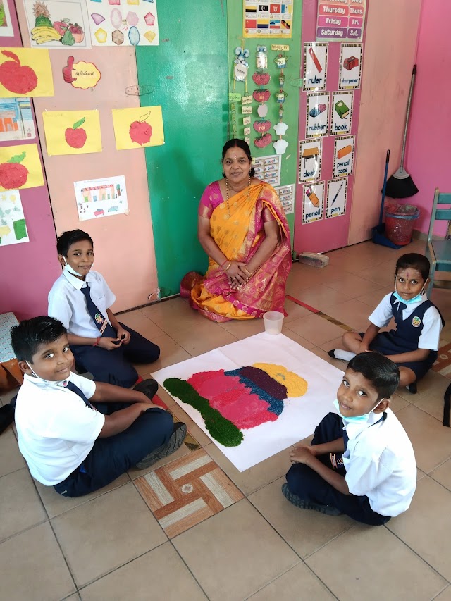 SJK(T) LADANG STRATHISLA photo 2