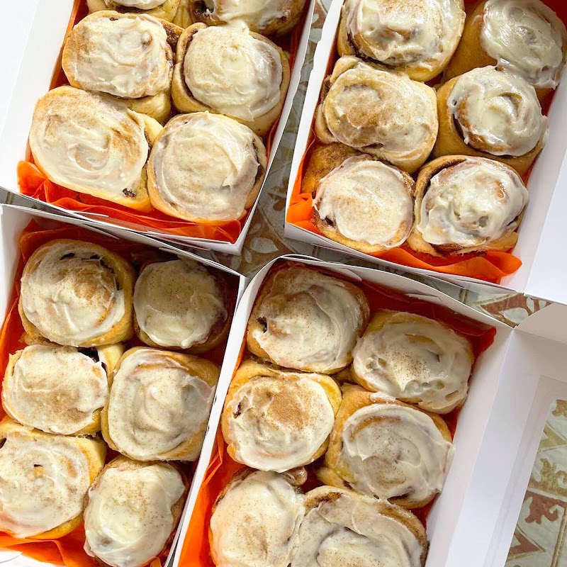 Curly's Cinnamon Rolls