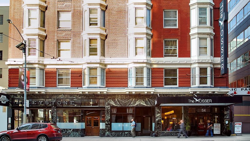 The Harlequin: New American cuisine & cocktails