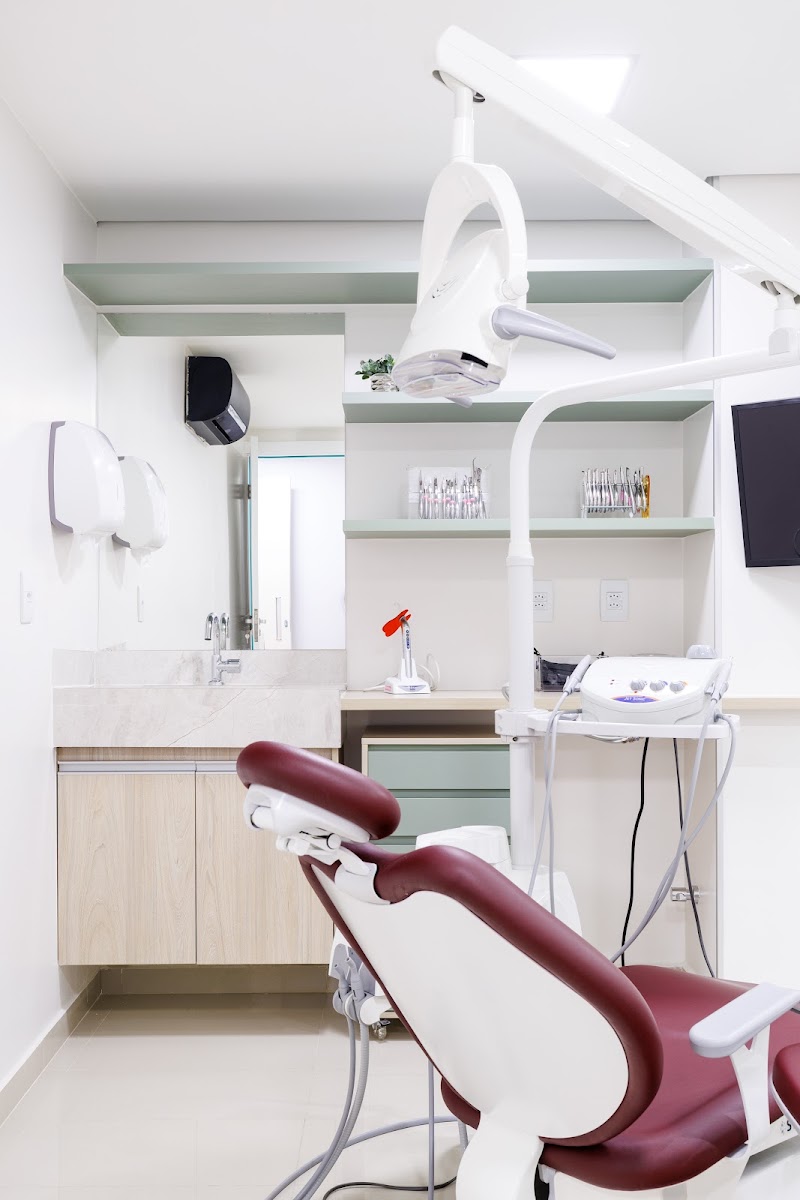 Dra. Marina Andrade - Tratamento de Canal - foto 3