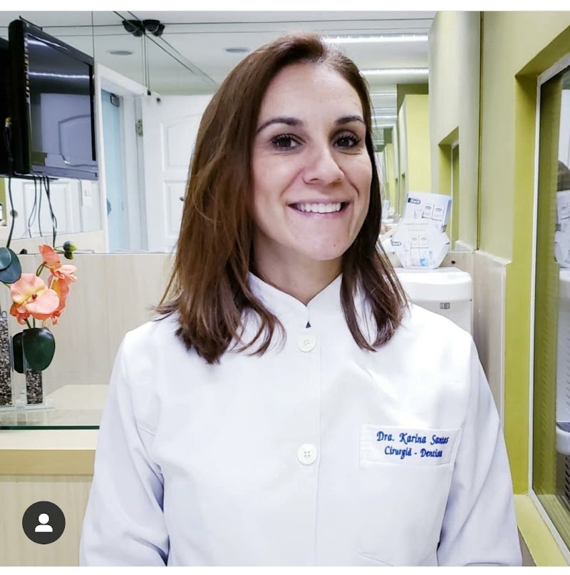 Dra. Karina Santos Oliveira - Periodontista e Ortodontista