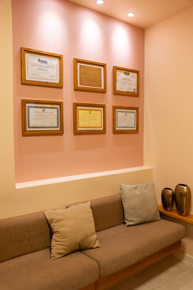 Dra Neusa Costa - Harmonização Orofacial e Invisalign - foto 4