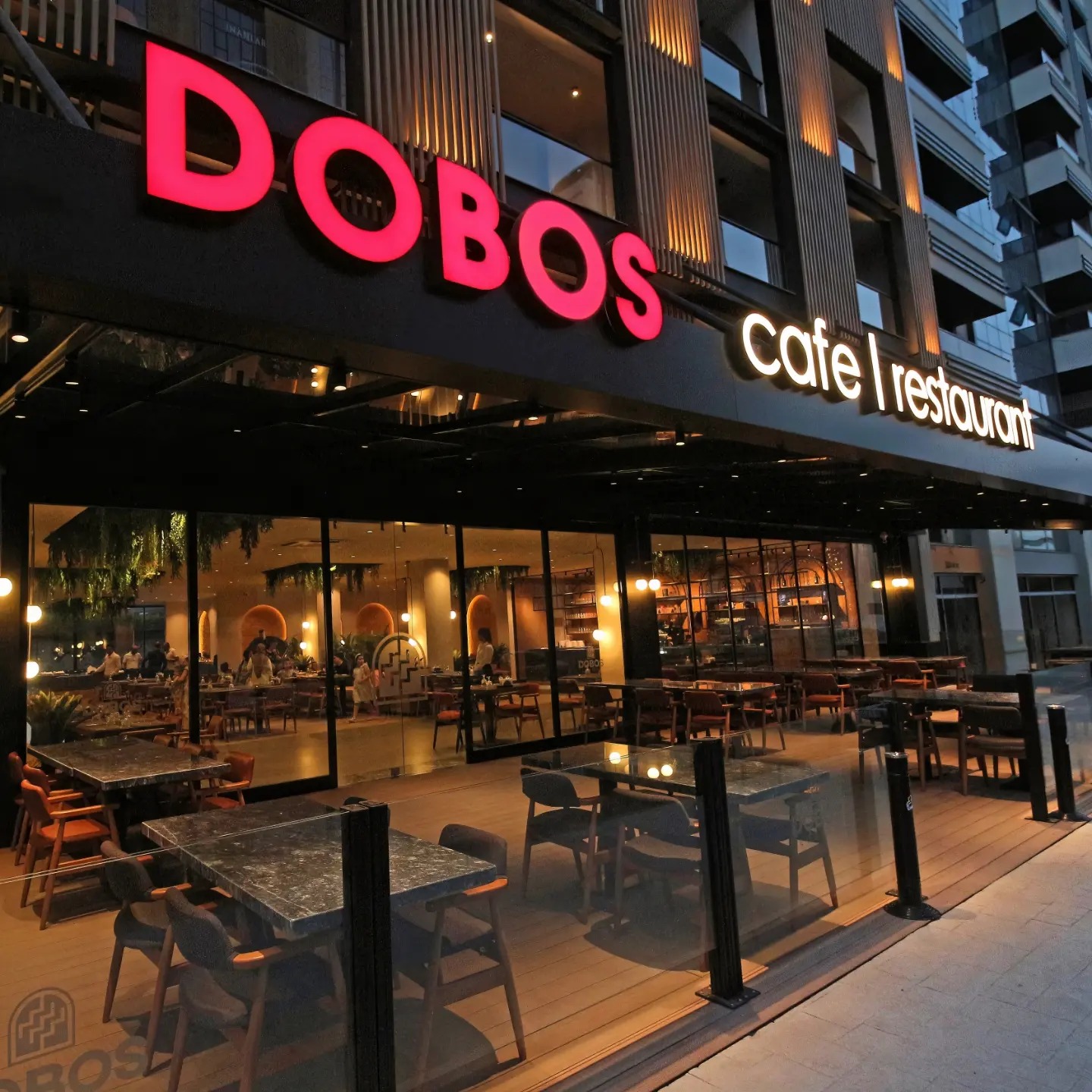 Dobos Lounge mekanı