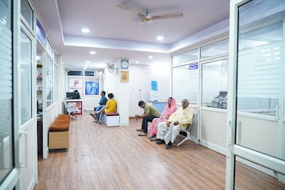 Dr. Rakhi Jindal best gynecologist obstetrician and infertility specialist - Image 2