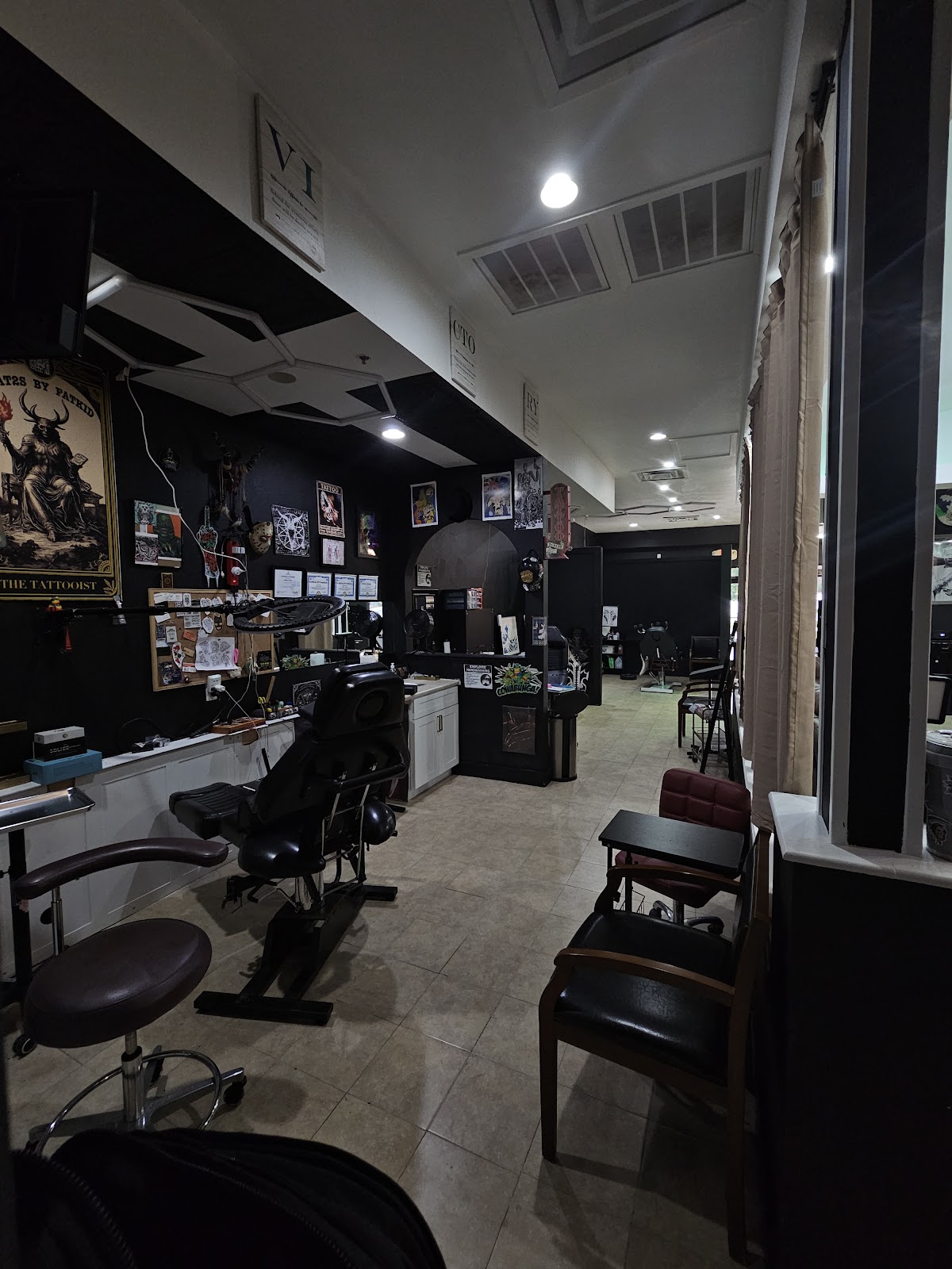 Layer of art tattoo parlor tattoo work — photo 2