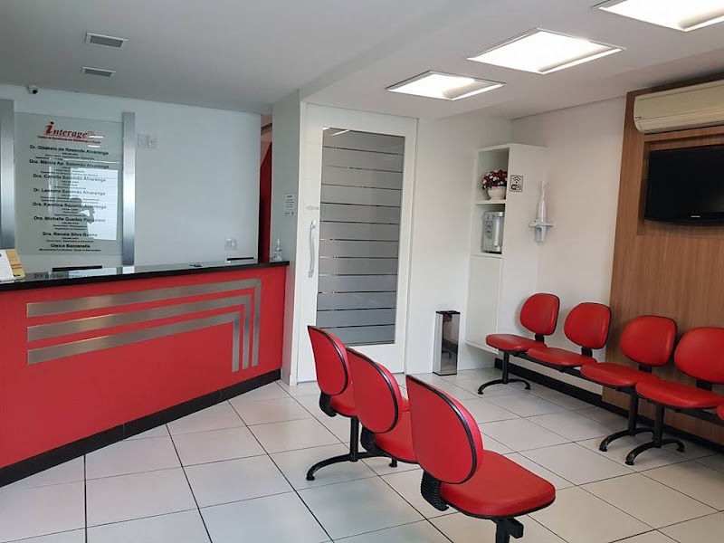 Dra Karolina Squarisi Alvarenga • Endodontia • Tratamento de Canal - foto 2