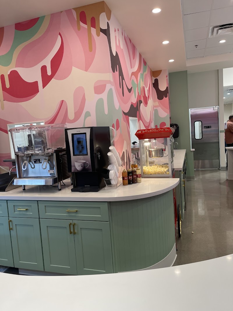 Candeeland Chandler photo 10