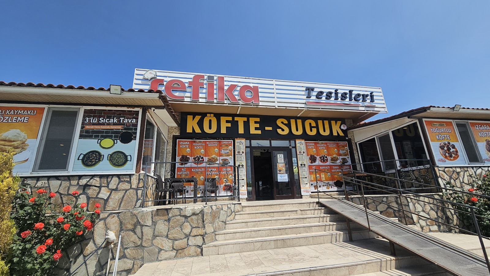 Refika Tesisleri (Ballı Kaymaklı Gözleme) mekanı