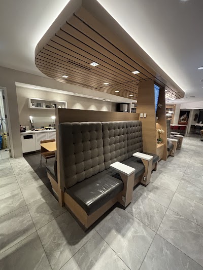 American Airlines Admirals Club — Google photo 2