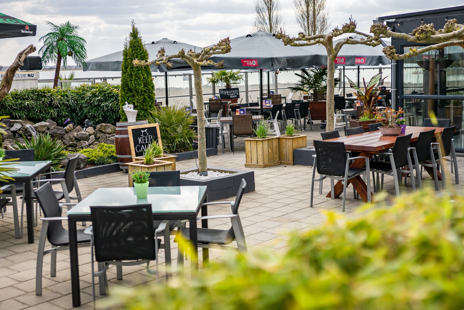 Restaurant Beachclub NU mekanı