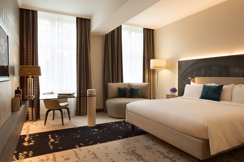 Renaissance Hamburg Hotel, dog-friendly hotel