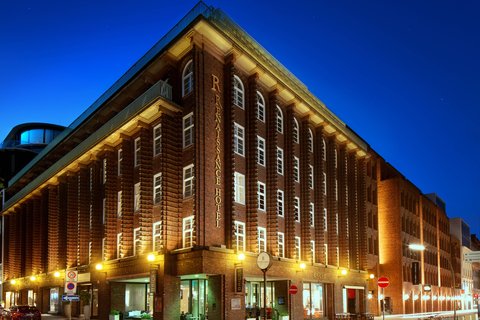 Renaissance Hamburg Hotel, dog-friendly hotel in Hamburg