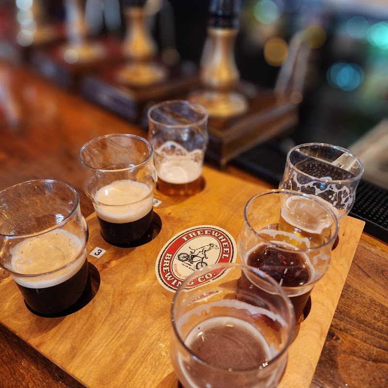 House, guest, and cask-conditioned brews