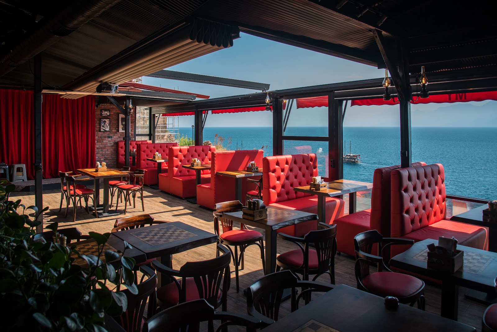 My Friends Pub mekanı