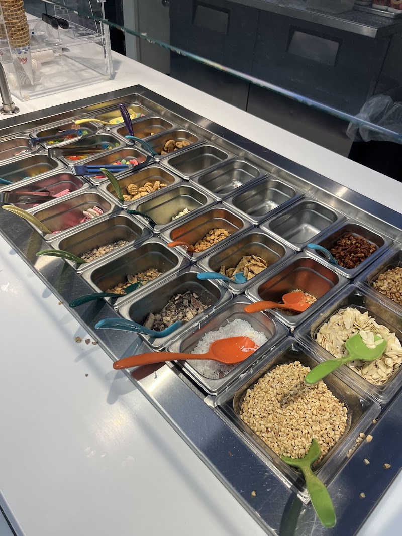 The Swirl Cafe Frozen Yogurt, Boba Teas, Smoothies, & Espresso Bar photo 4