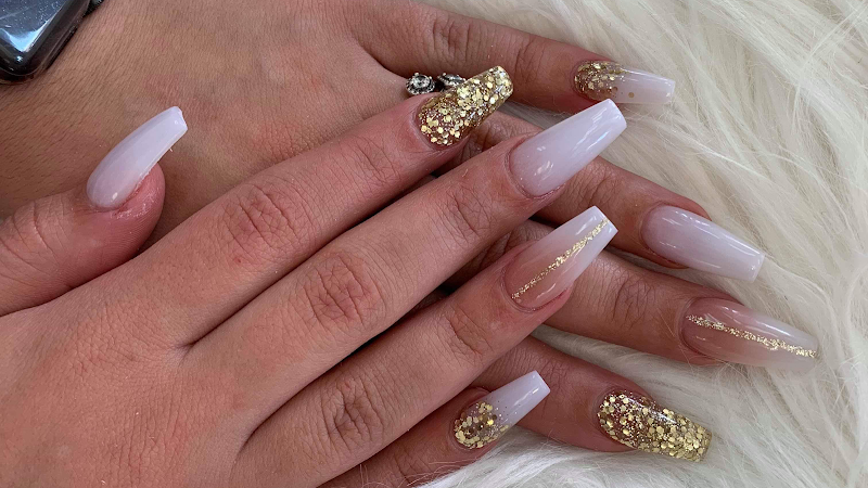 Happy Nails & Spa
