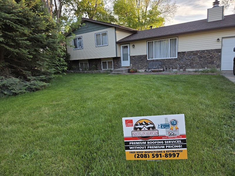 208 Roofing photo 3