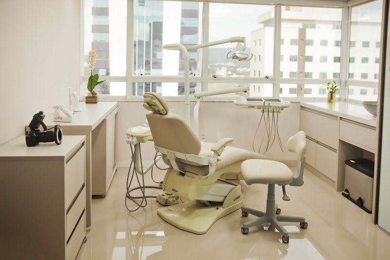 Dra Cristina Zacarias .