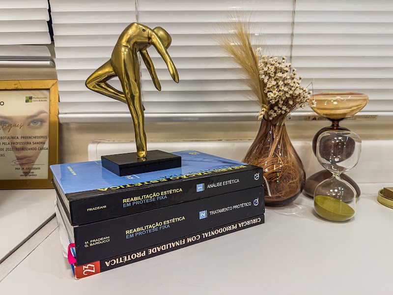 Dentista Dra. Samantha Rodrigues | Especialista em Implantes e Próteses Dentárias Clínica de Referência - foto 5