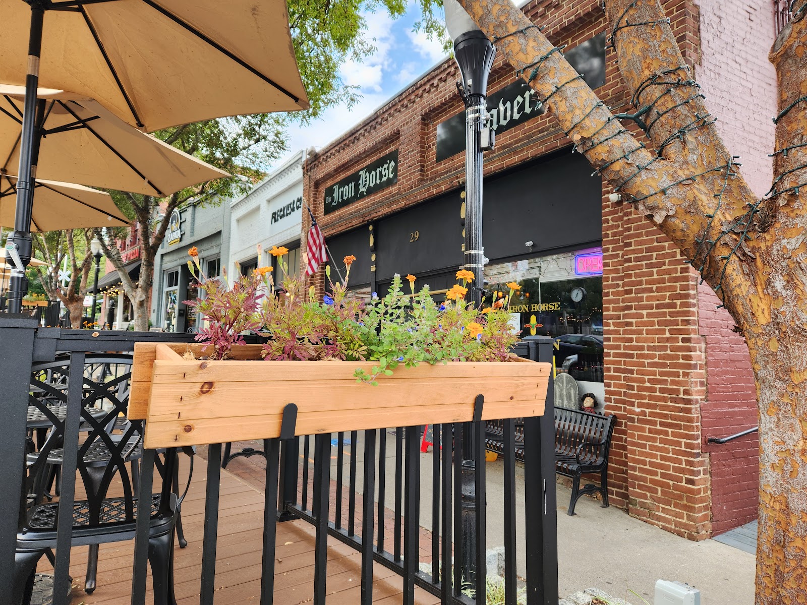 Iron Horse Tavern