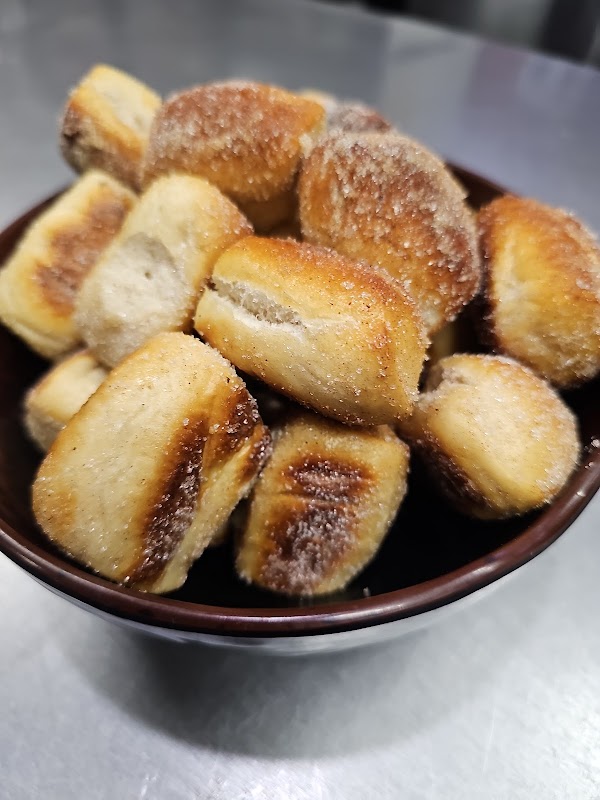 CHEEZY DOES IT exterior