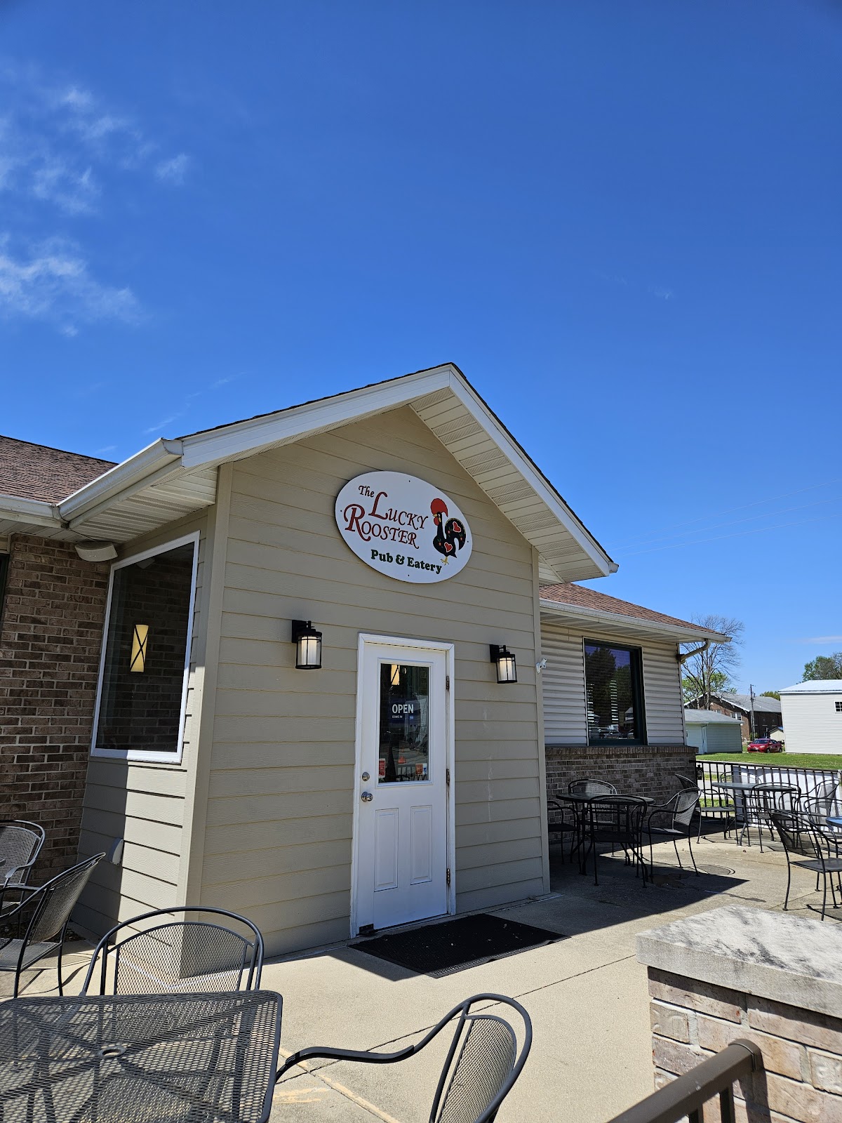 The Lucky Rooster Pub & Eatery photo 4
