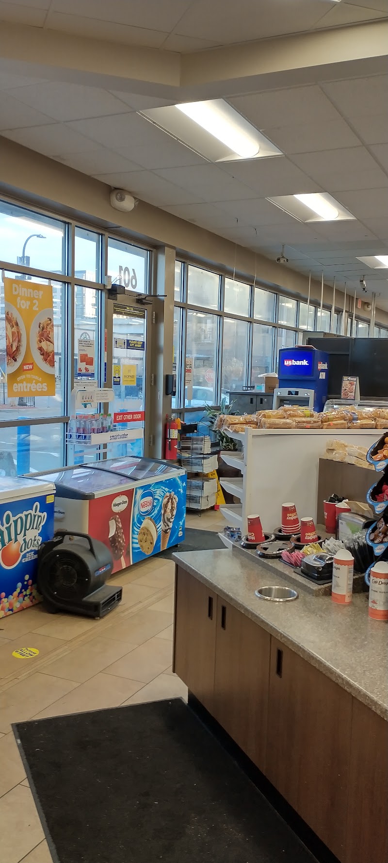 Holiday Stationstores photo 3