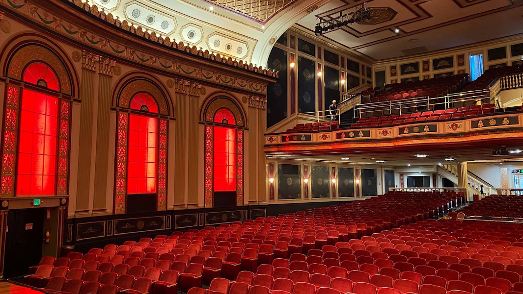 Robins Theatre (Warren)