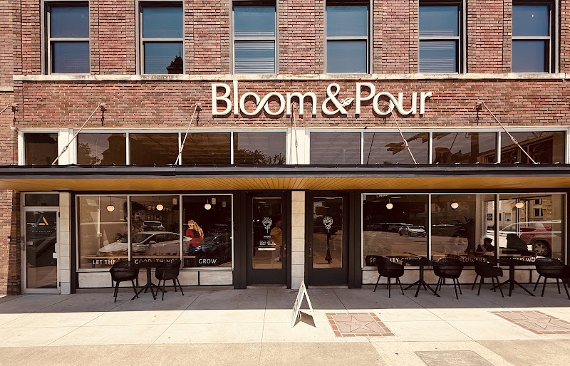 Bloom & Pour photo 1