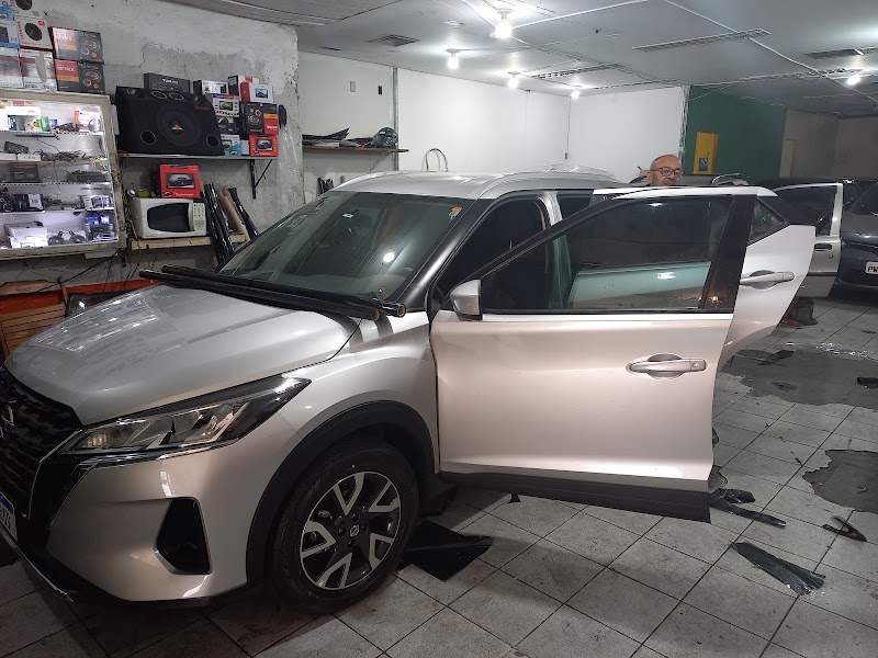 Foto de auto elétrico e socorro mecânico bateria light som