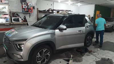 Foto de auto elétrico e socorro mecânico bateria light som