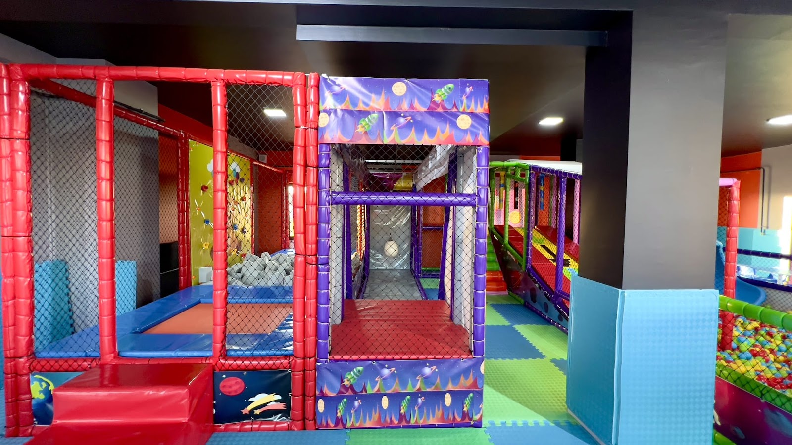 ABC Playtime & Cafe mekanı
